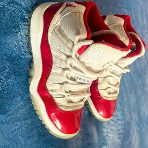 Air Jordans retro red